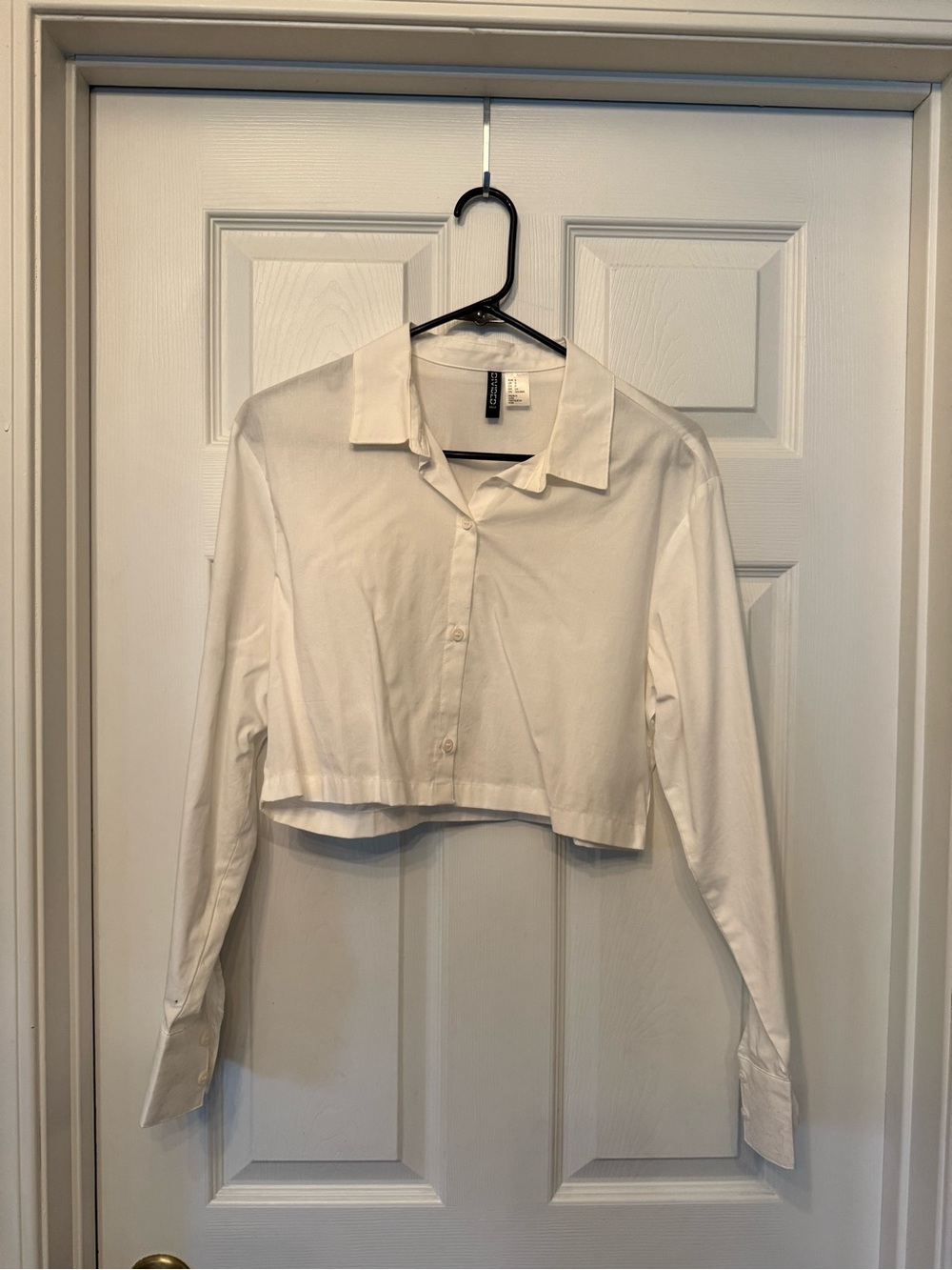 H&M White Cropped Button-Down Shirt